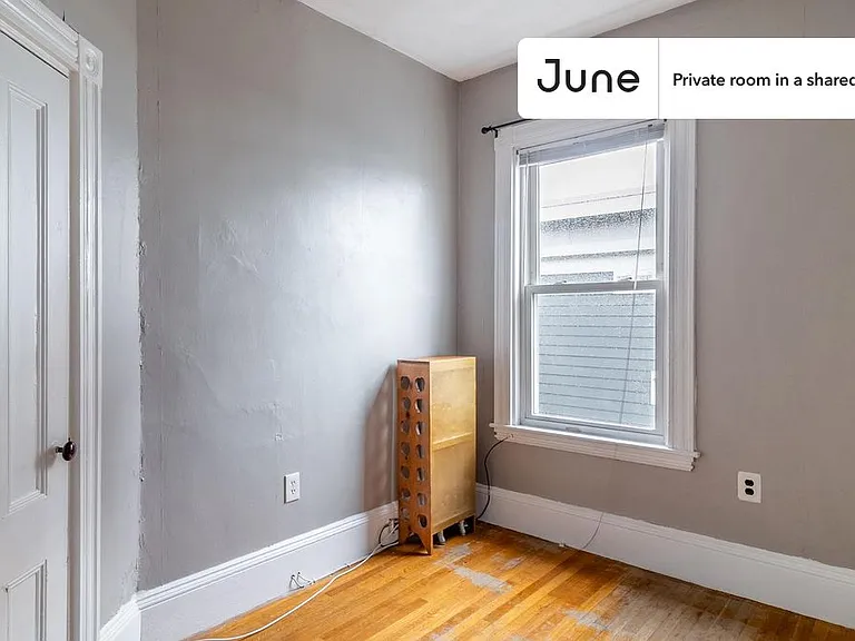 106 Beacon St #D — Photo 2