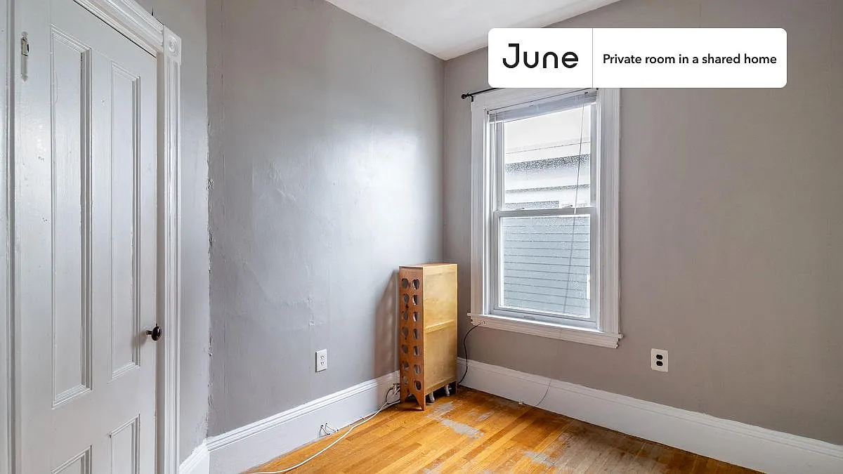 Building Photo - 106 Beacon St #D