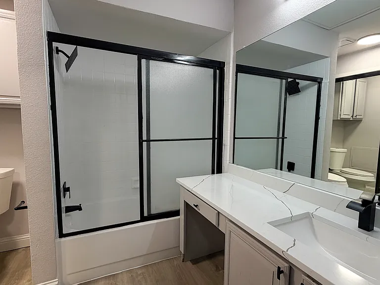 5757 Martel Ave #B05 — Photo 10