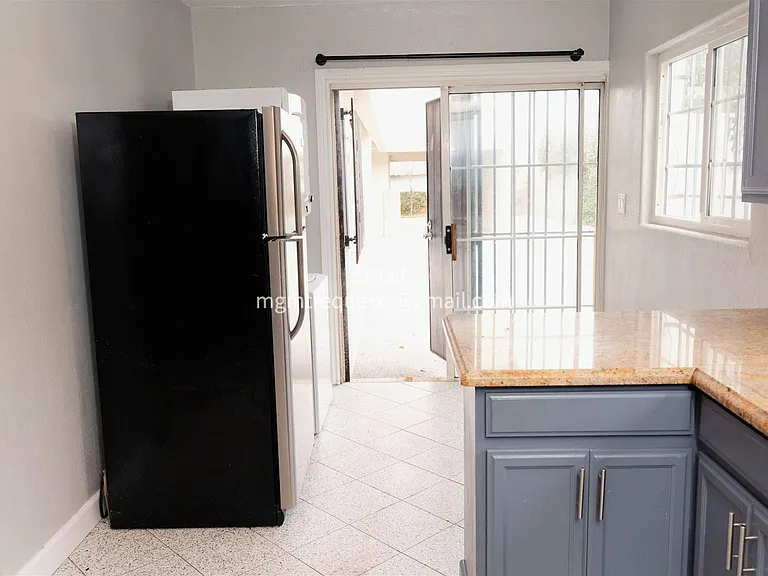 1539 Ricardo St #1 — Photo 9