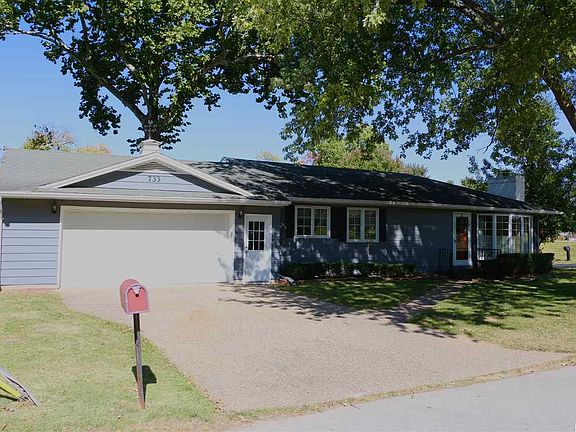 2nd image of 733 N Hilltop Dr