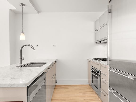 4th image of 165 W 18th St #3B
