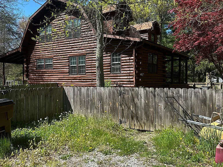 2077 Winchester Southern Rd — Photo 3