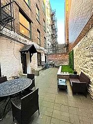 200 Waverly Place, #4