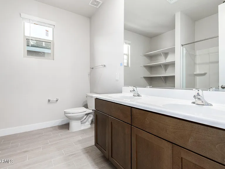 8526 S 69th Ln — Photo 28