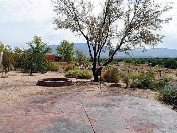 5th image of 221 Windsong Ln