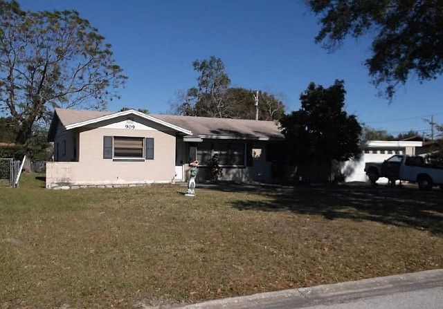 2nd image of 909 Orwell Ave