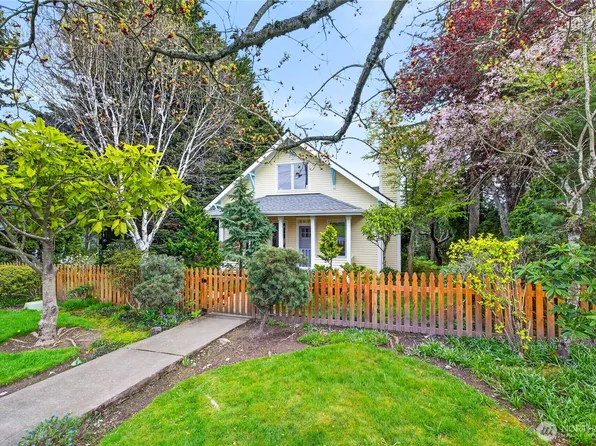 2023 L Avenue, Anacortes, WA 98221