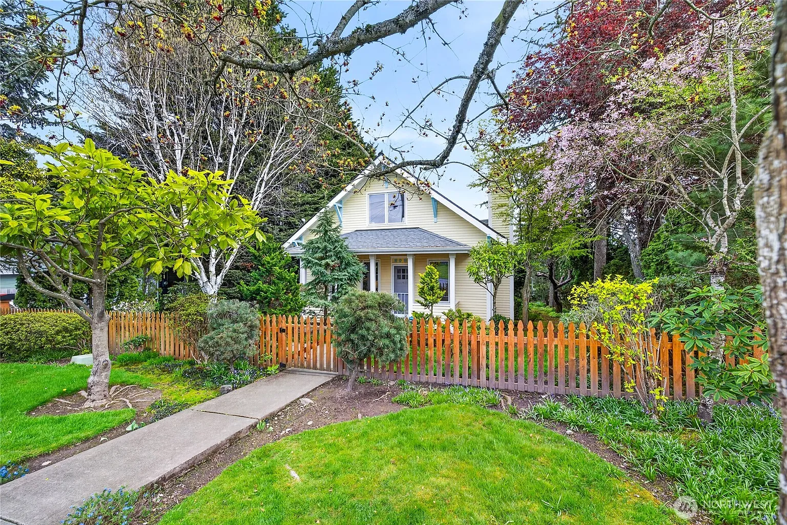 2023 L Avenue photo 1