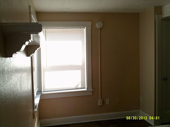5th image of 633 8th Ave N