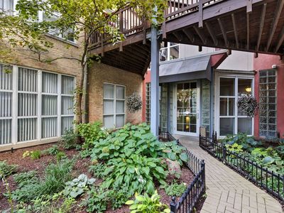 525 N Ada St APT 43, Chicago, IL, 60642