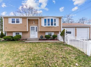 78 Majestic Ave, Warwick, RI 02888