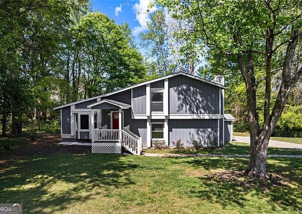 1st image of 2592 Twin Oaks Dr SW