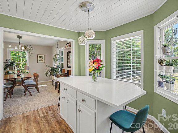 4th image of 137 Chambwood Ln