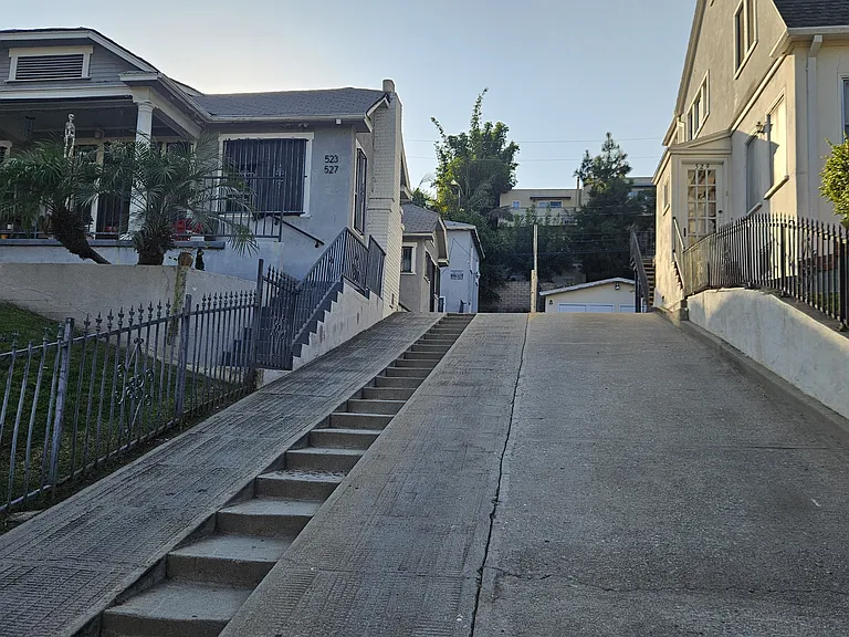527 N Alexandria Ave #2 — Photo 6