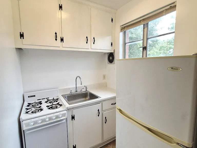 3230 W Grace St #3 — Photo 11