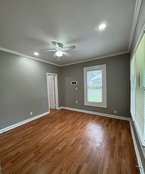 511 S 12th St — Photo 15
