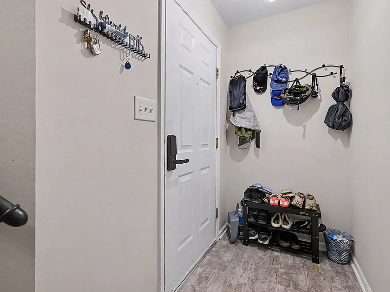 6121 Gray Gate Ln #K — Photo 9