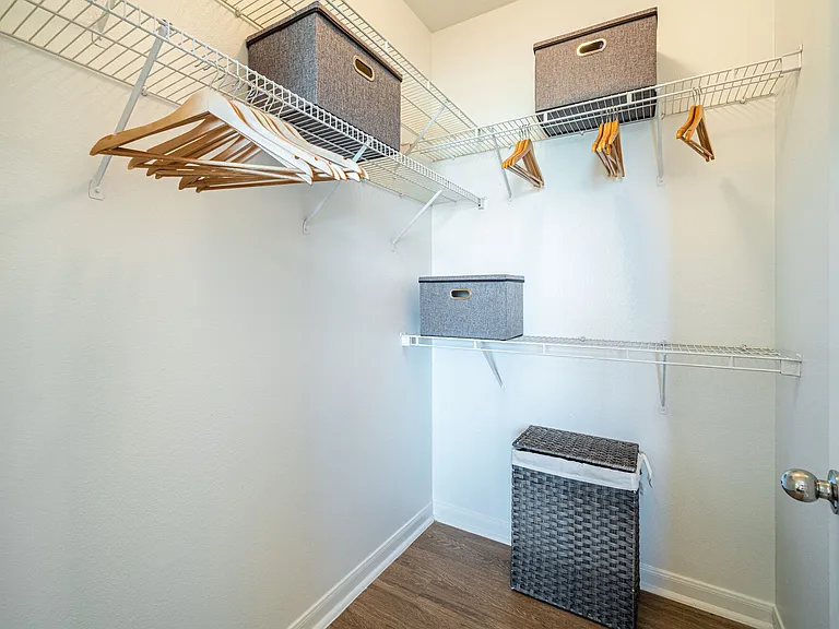 Baypoint Apartments — Photo 105