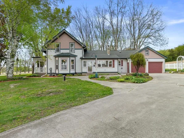 N5724 N Helenville ROAD, Helenville, WI 53137