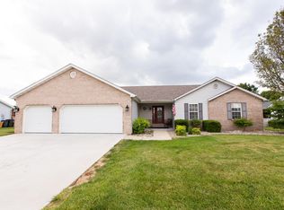 1325 Stonefield Dr, Waterloo, IL