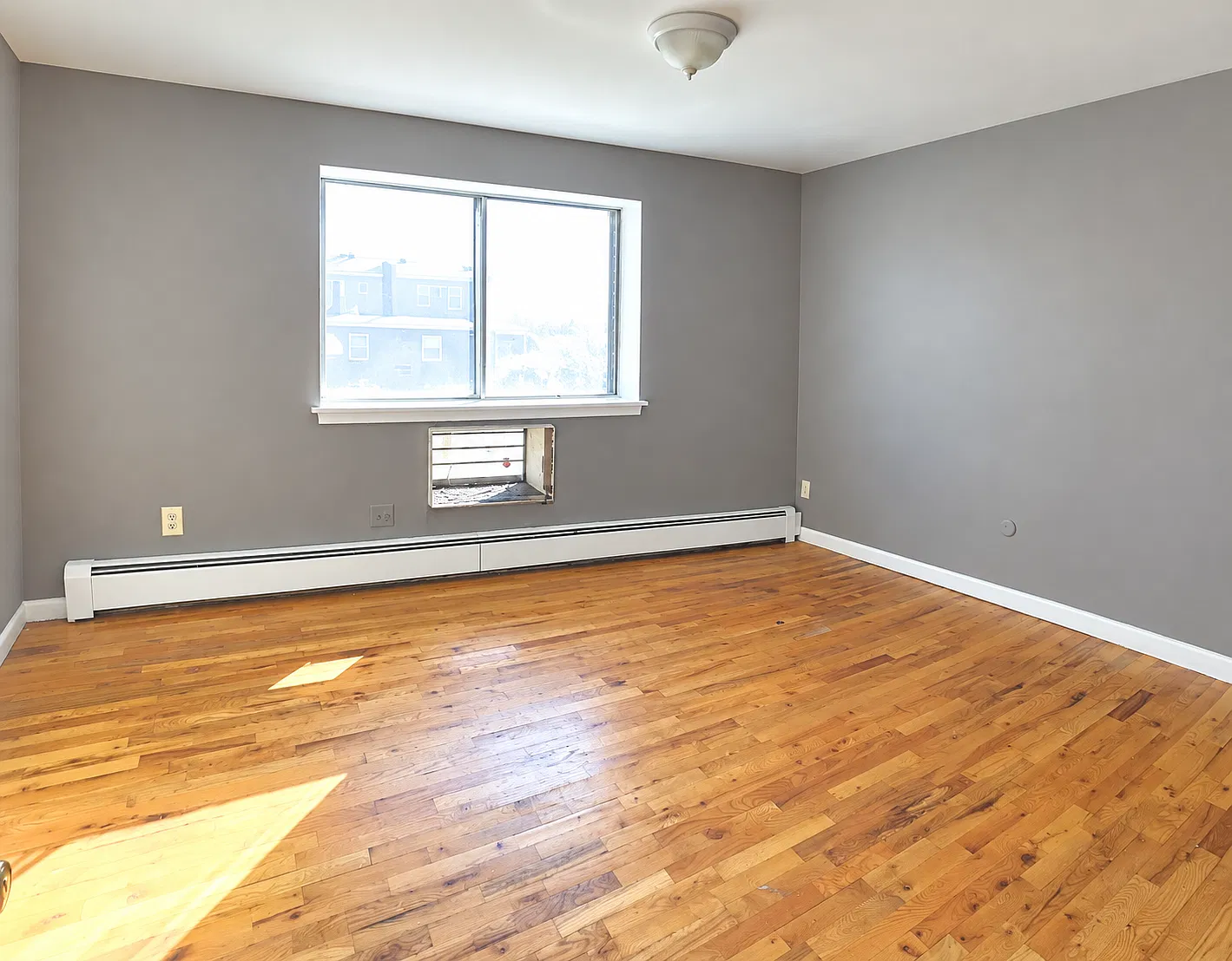 2 bed, 650 sqft, $1,850 — Photo 4