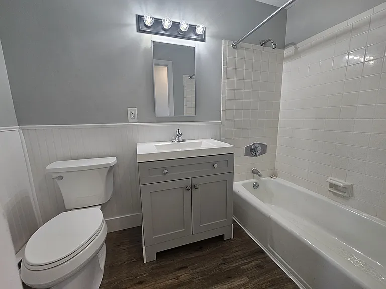 17 Holland Ave #3 — Photo 3
