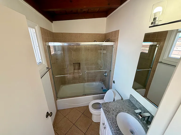 6833 Draper Ave — Photo 20