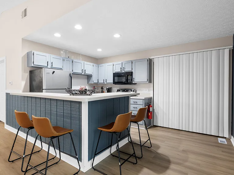 Hyde Park Townhomes — Photo 19