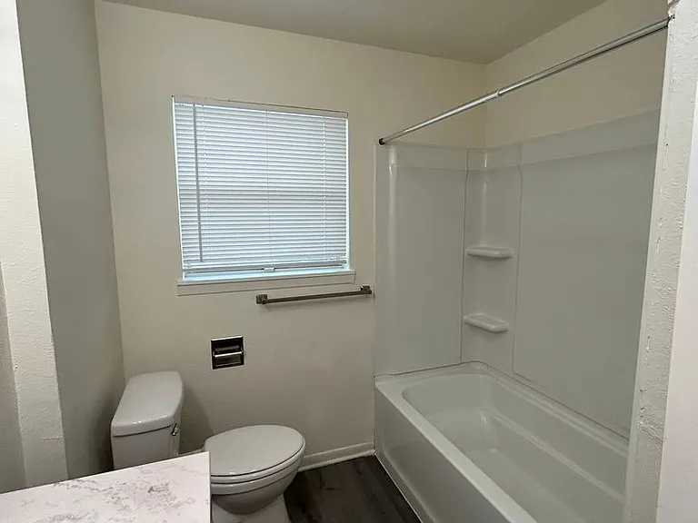 3601 Catalina Dr — Photo 10