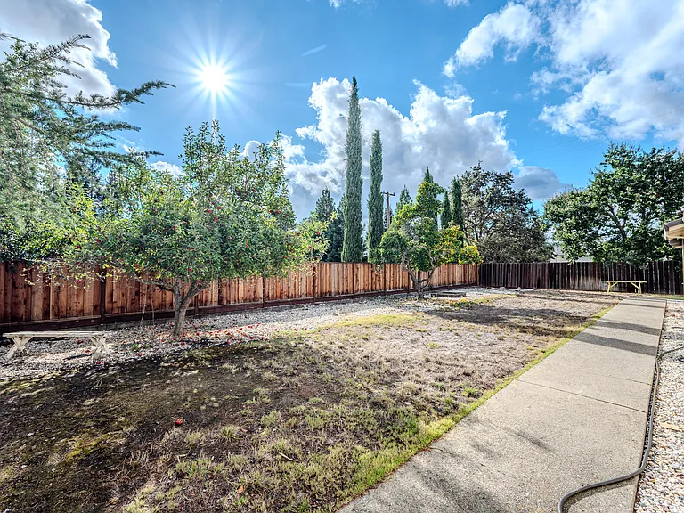 327 Clarkin Ct — Photo 39