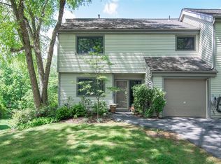 201 Hunters Run, Dobbs ferry, NY 10522