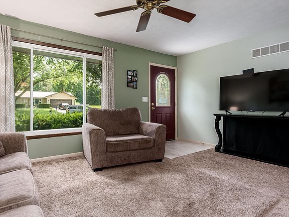 5th image of 5590 White Plains Way