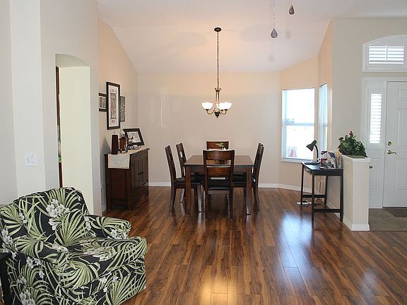 4th image of 313 Gonzales Pl