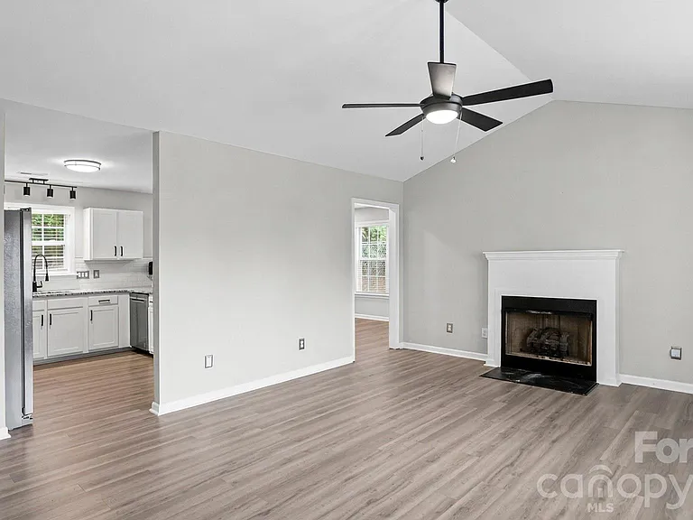 3320 Whitebridge Ln — Photo 7