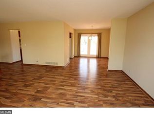 982 Marnie St S, Maplewood, MN 55119