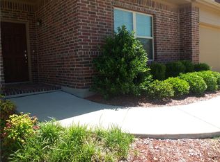 713 Rio Bravo Dr, Haslet, TX 76052