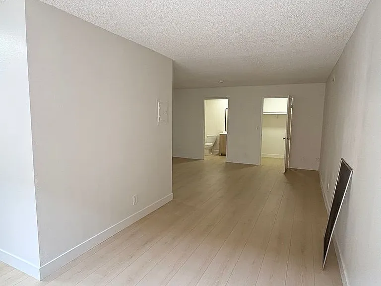 WOD - Woodman Apartments — Photo 5