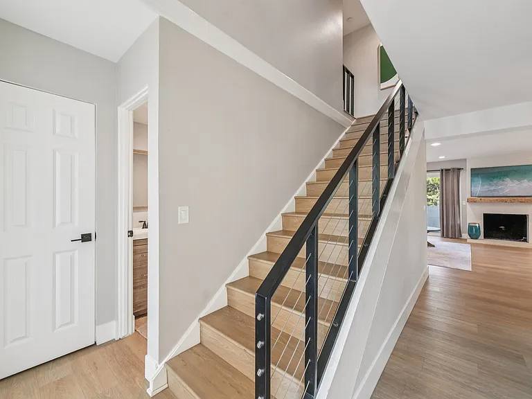 835 Amigos Way #8 — Photo 4