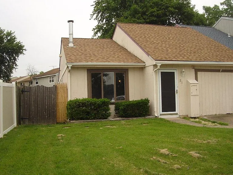 21 Aldeberan Dr — Photo 1