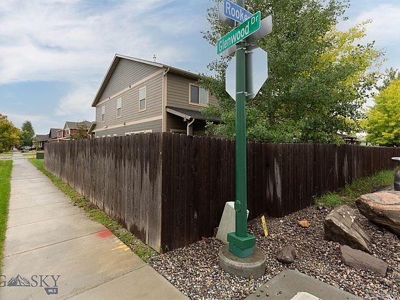3rd image of 699 Rosa Way