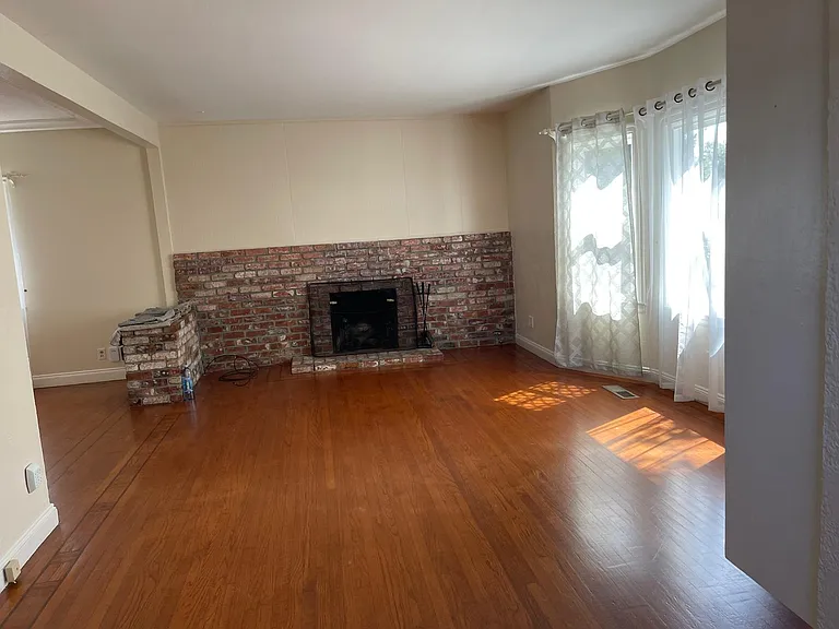 805 San Carlos Ave — Photo 5