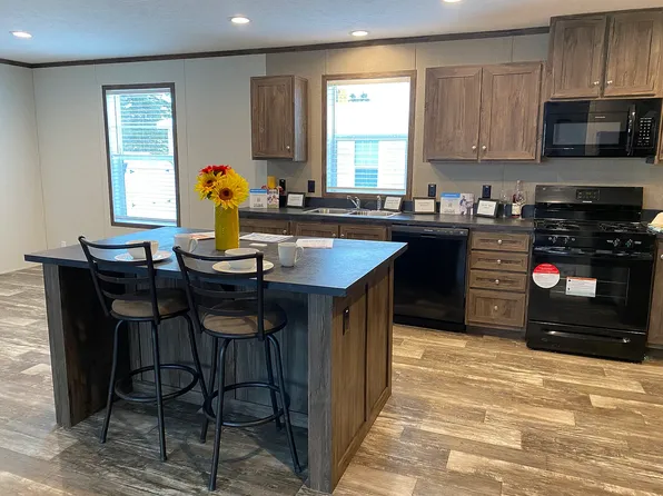 North Branch Meadows, 6800 Lydia Blvd #105, North Branch, MI 48461