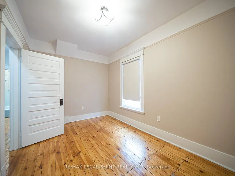8 William St — Photo 30
