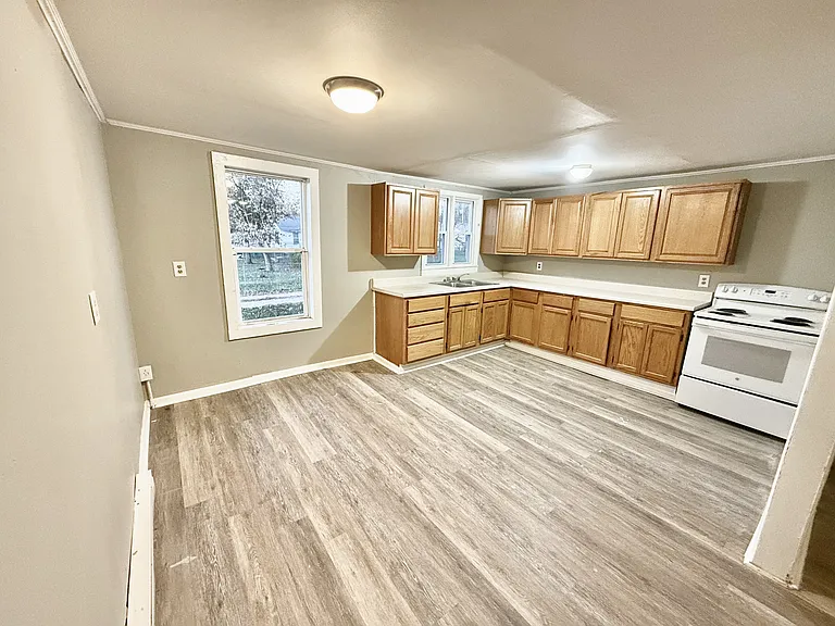 733 Dunnigan St — Photo 5