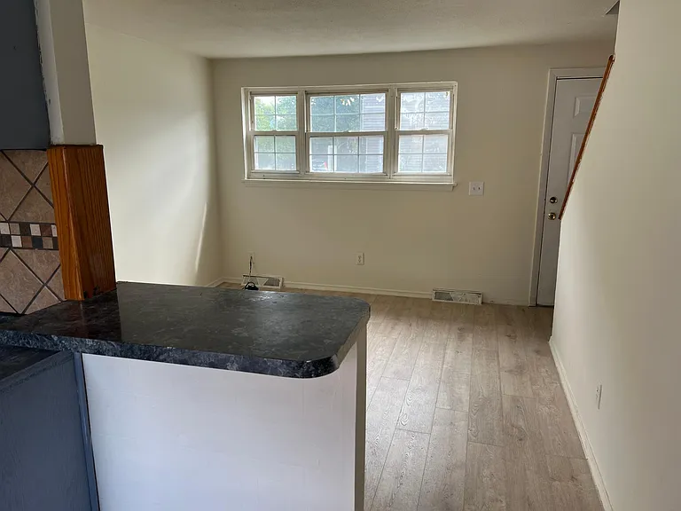 665 Garden St — Photo 6