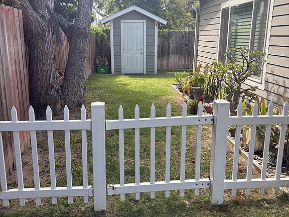 5th image of 1107 Oak Ave
