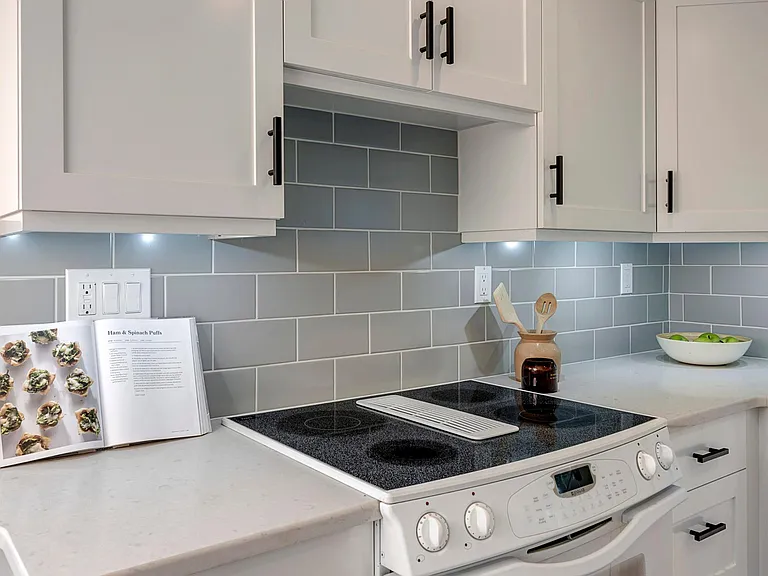 808 W Armour St — Photo 30