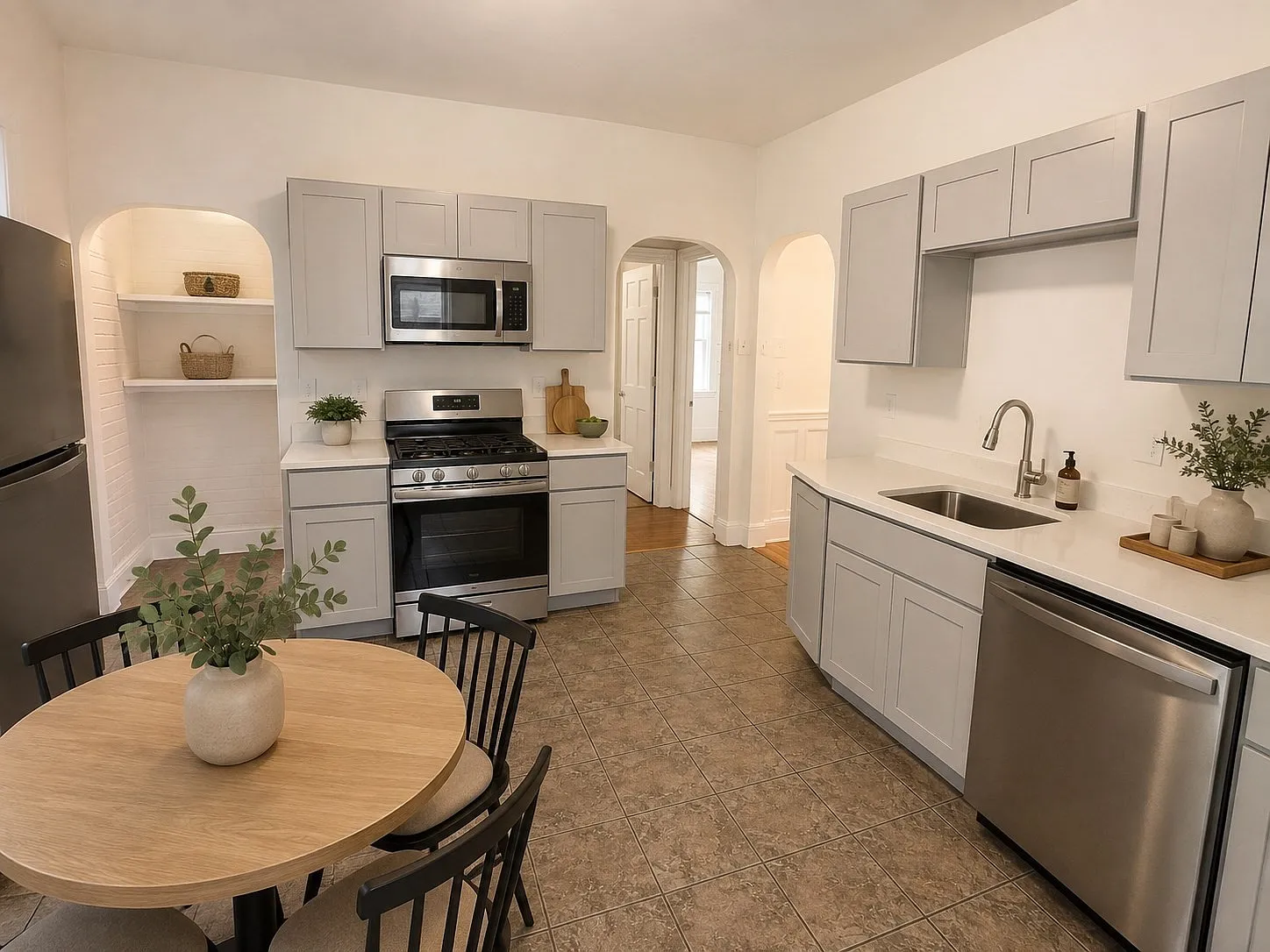 3 bed, 1.0 bath, 1200 sqft, $2,800 — Photo 3