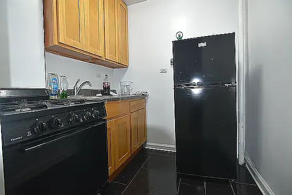 2nd image of 1865 Ocean Ave #32